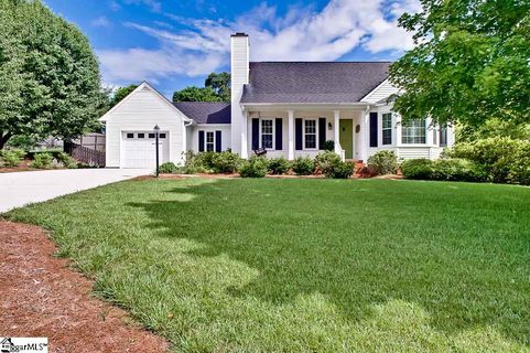 110 Fox Run Circle