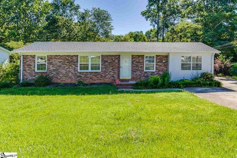 7 Cadillac Court sold home in Coachman Estates, Travelers Rest, SC