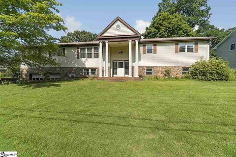 18 Sandringham Road sold home in Broadmoor, Taylors, SC