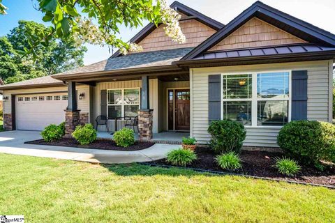 10 Elmcrest Court