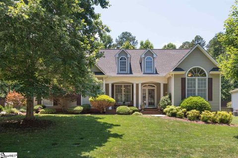 203 Dunrobin Lane