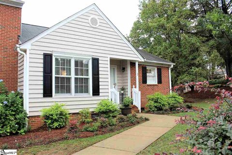 40 Wood Pointe Drive #1