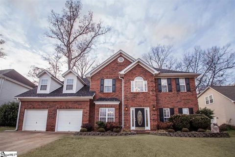 8 Hickory Hollow Court