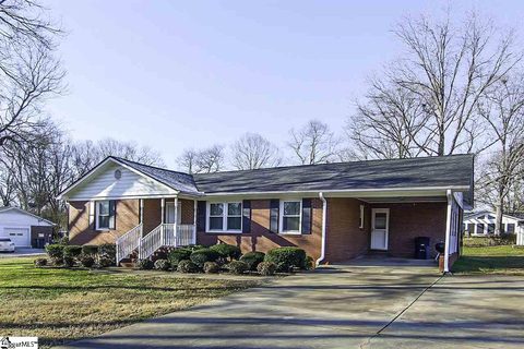 151 Eastview Circle sold home in Eastview Heights, Simpsonville, SC