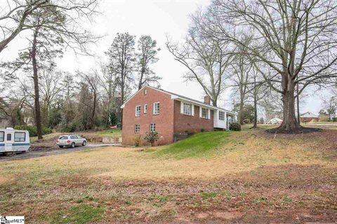 301 Crestfield Road
