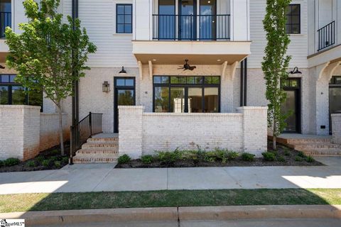46 Claussen Avenue