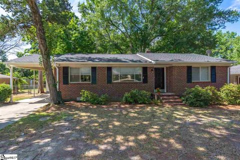 8 Forestdale Drive