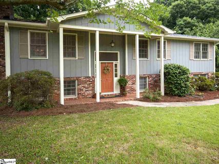 5 Newport Drive sold home in Hampshire Hills, Travelers Rest, SC