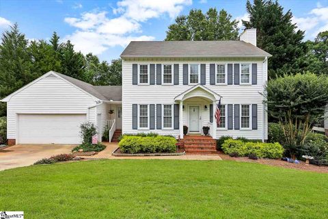 207 E Chase Court