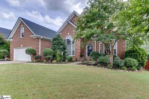 102 Clairewood Court