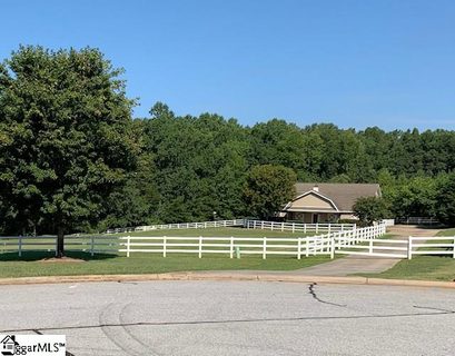 107 Chickasaw Run