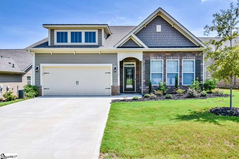 12 Common Oaks Court
