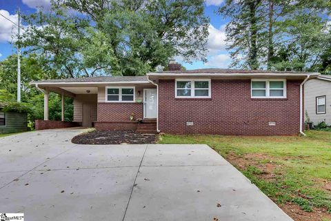 611 Pine Creek Drive