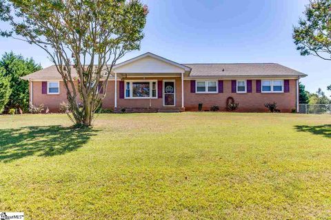 102 Magnolia Avenue sold home in Forest Park, Easley, SC