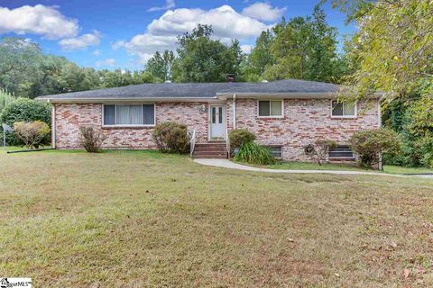 210 Hawthorne Drive