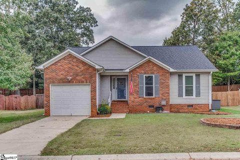 107 Golden Crest Court sold home in Vineyard At Planters Row, Mauldin, SC