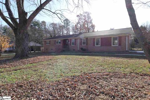 18 Fenwick Drive sold home in Fenwick Heights, Greenville, SC