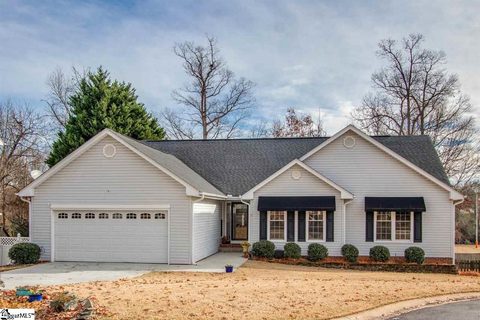 13 Hickory Hollow Court
