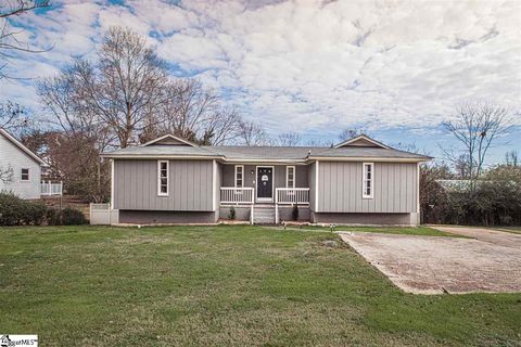 108 Abbotsford Drive