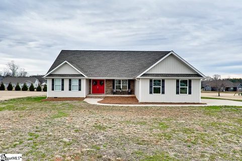 484 Carriage Gate Drive sold home in Carriage Gate, Wellford, SC