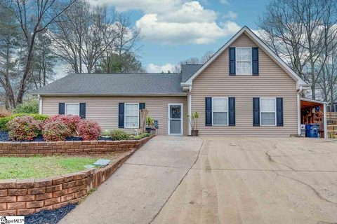 3 Roundleaf Court