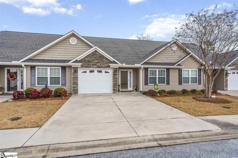 68 Eaglecrest Court