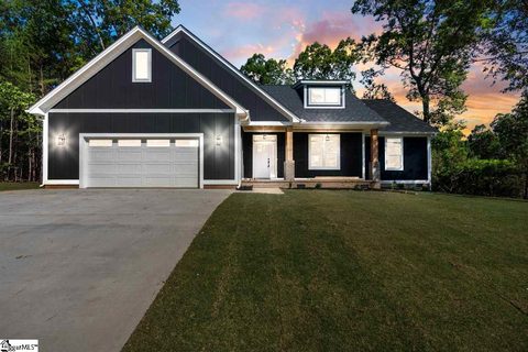 10 Pine Knot Drive