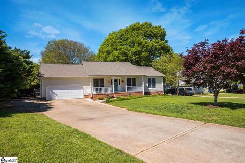 701 Pineapple Pointe