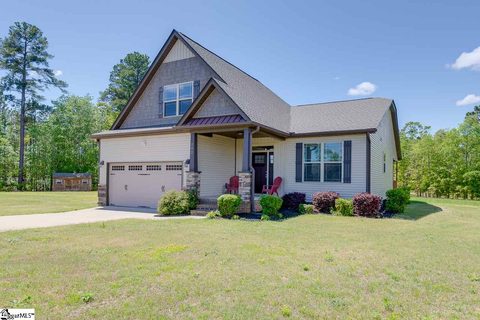 202 Pineknoll Circle