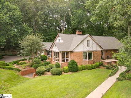406 Lakecrest Drive