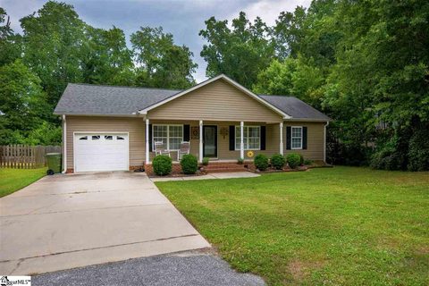124 Woodland Drive sold home in Woodland Heights, Fountain Inn, SC