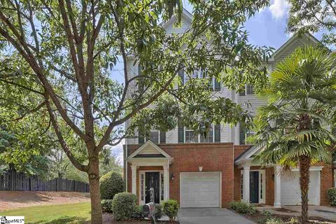 712 Calle Place