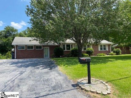 212 Forest Drive sold home in Forest Hill, Laurens, SC