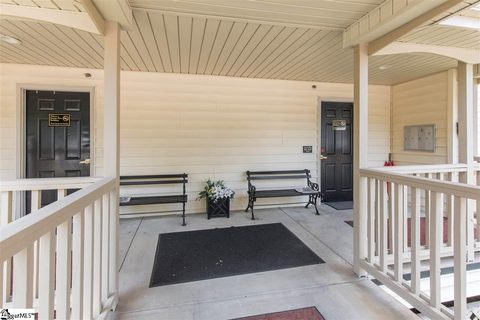 112 Swansgate Place