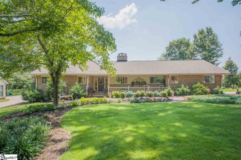 208 Laurel Road