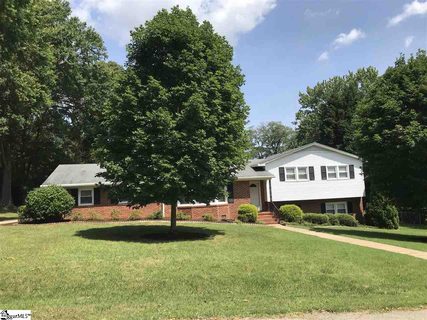 105 Ayrshire Drive