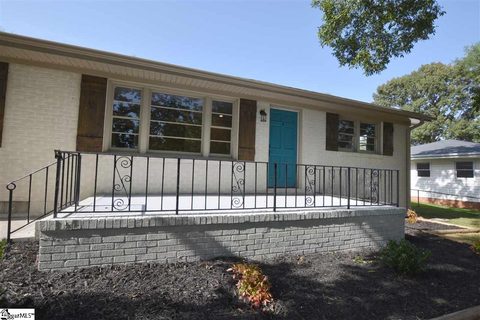 8 Parkdale Drive