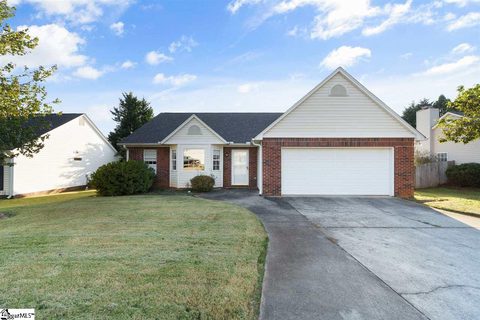424 Riverside Chase Circle