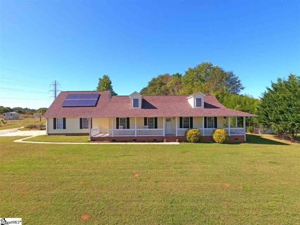 685 Holly Springs Road sold home in Pine Ridge, Lyman, SC