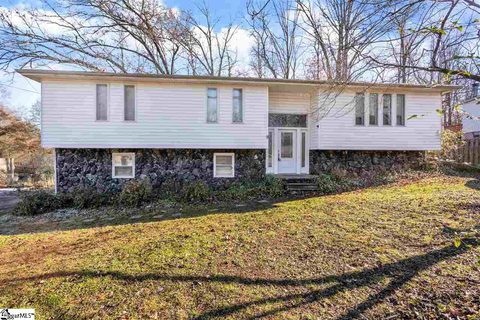 9 Harbor Drive sold home in Lake Harbor, Greenville, SC