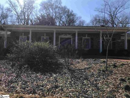 17 W Seven Oaks Drive