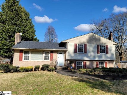 6 Piney Woods Lane