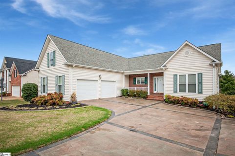 102 Sandtrap Court