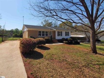 506 Maplewood Circle