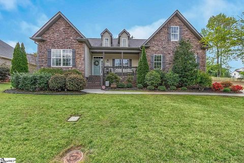 209 Grayson Drive sold home in Watson Crossing, Travelers Rest, SC