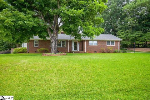 15 Astor Street