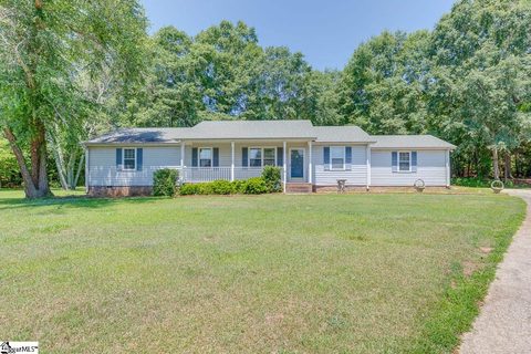 113 Wyatt Oaks Court