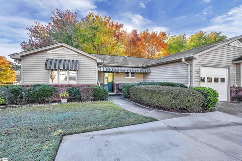 405 Lakeside Circle