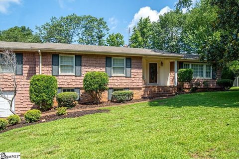 15 Starsdale Circle sold home in Starsdale Manor, Greenville, SC