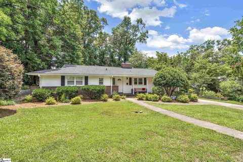 8 Ridgecrest Drive